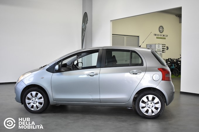 TOYOTA Yaris 1.0 5 porte Sol